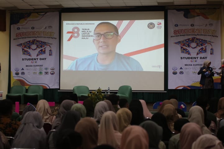 Menteri Parekraf Sandiaga Uno dalam acara Student Day 2023