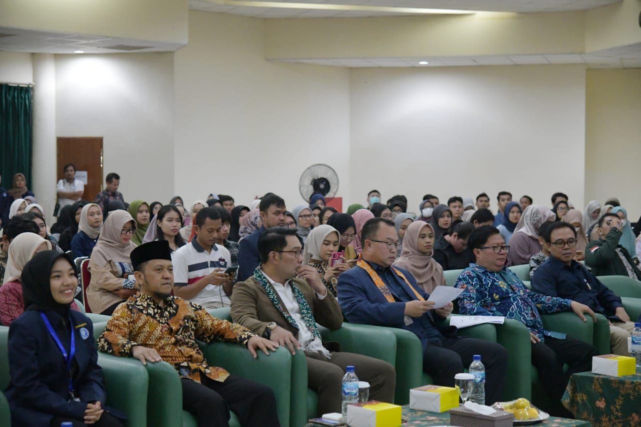 Gubernur Jawa Barat Ridwan Kamil turut menghadiri acara Student Day 2023