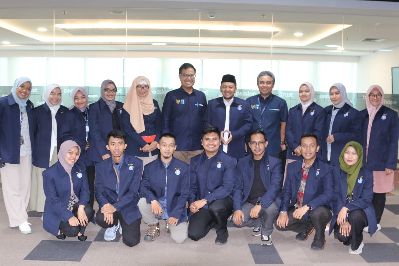 Foto bersama delegasi FW IPB dan Sekretaris Kementerian BUMN